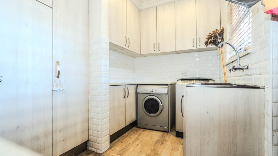 4 Bedroom Property for Sale in Ferndale Western Cape